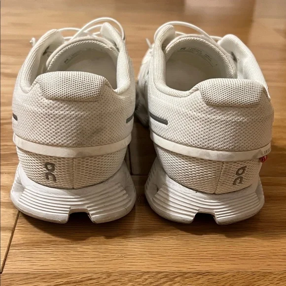 On Cloud white shoes. In great condition. - Picture 4 of 17